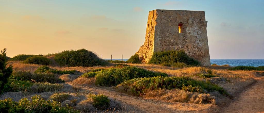 Ostuni: Spiaggia Di Torre Pozzelle | Perle Di Puglia